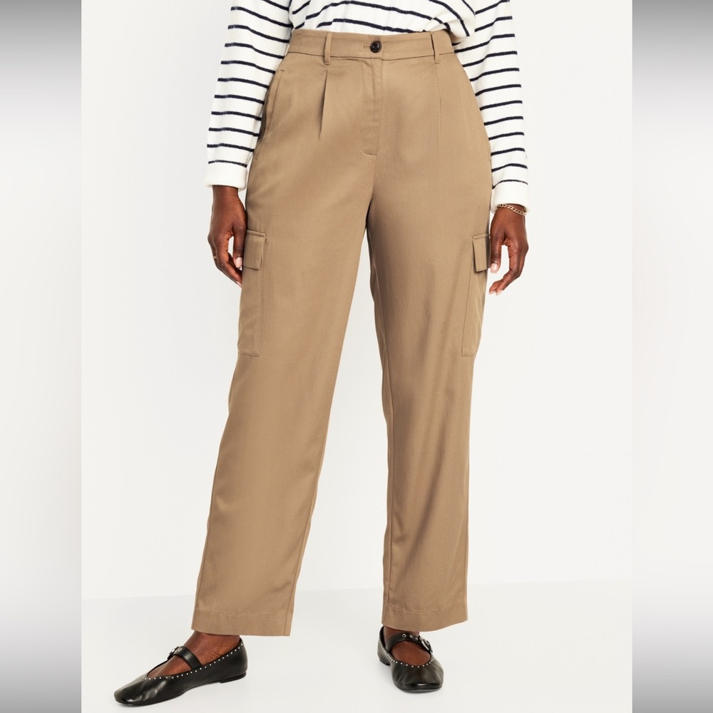 Old Navy Extra High Waisted Taylor Cargo Trousers